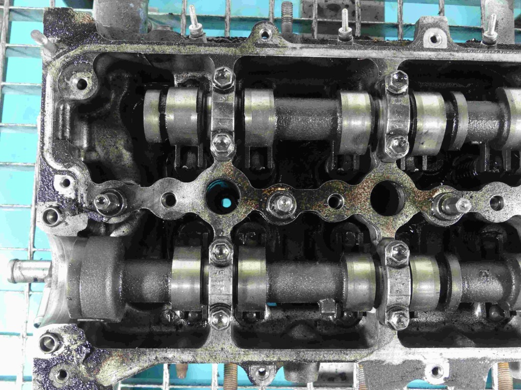 Головка вали toyota avensis 2 t25 2ad 2,2 d4d Київ