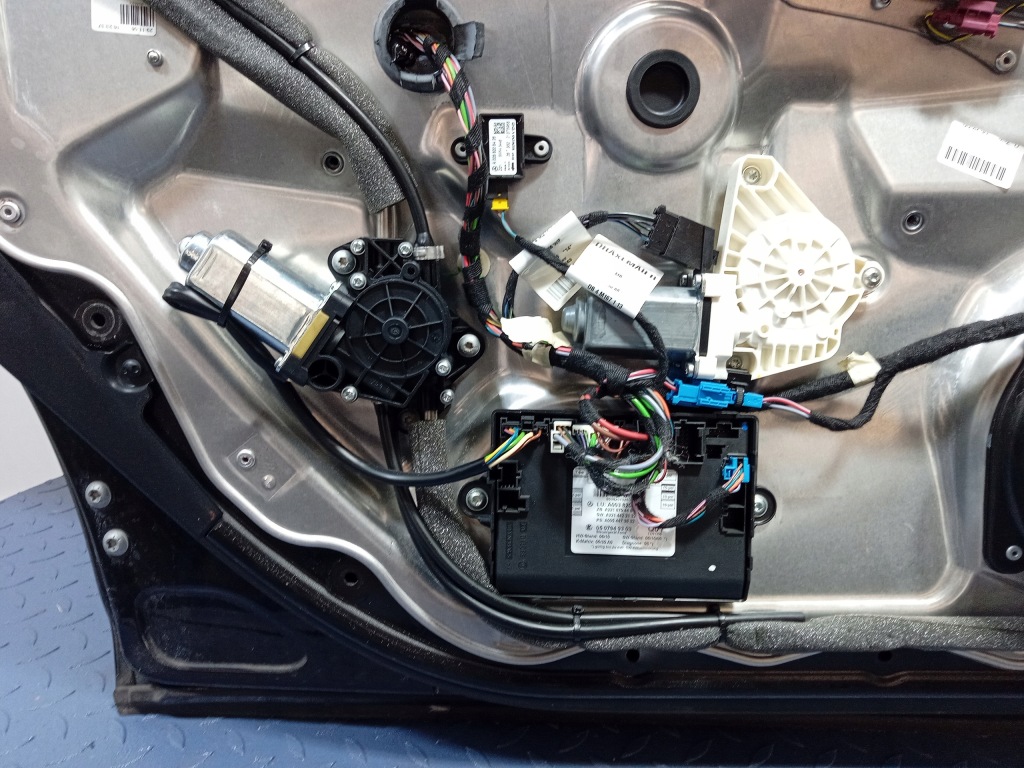 фото №4, Mercedes s w221 long дверь задняя левая 033