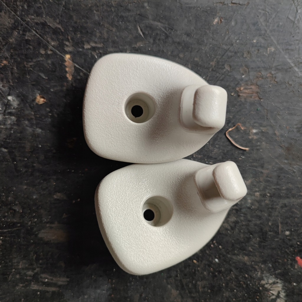 фото №1, Jeep patriot крючок кронштейн козырёк