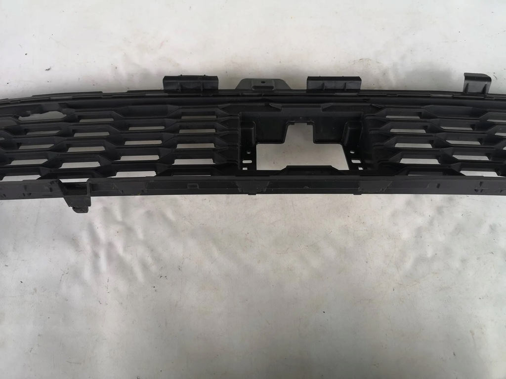 фото №8, Dacia sandero iii- решётка средняя бампера