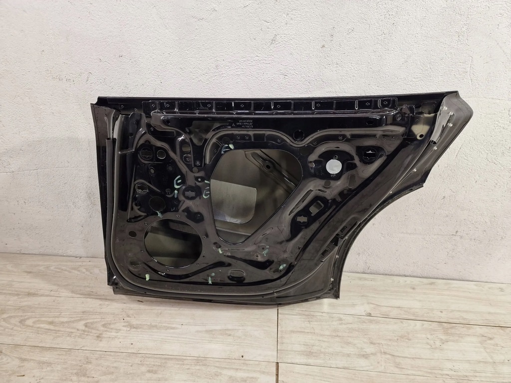 фото №10, Porsche taycan 9j1 2020 дверь