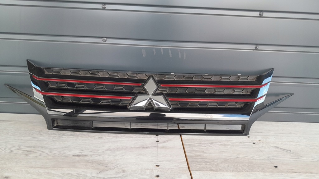 фото №1, Mitsubishi space star lift решётка радиатора решётка радиатора радиатора ładna