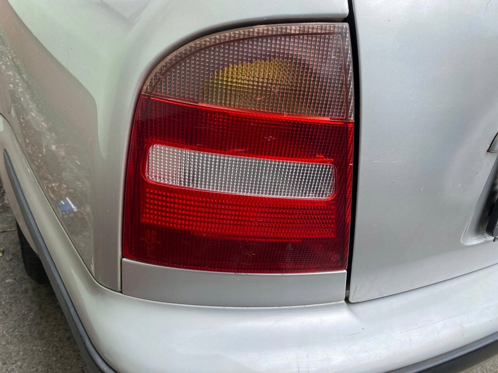 фото №2, Лампа задняя p+l skoda octavia 2000 r