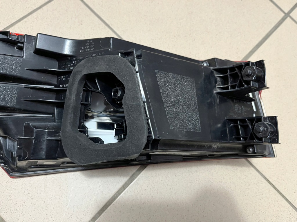 фото №13, Skoda kodiak kodiaq 565 лампа задняя задняя правое