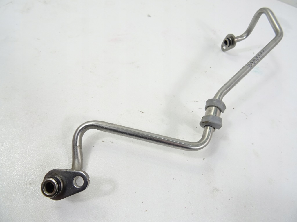 фото №3, Vw t-roc lift шланг трубка масляна 04c145140c 1.0 tsi 2021