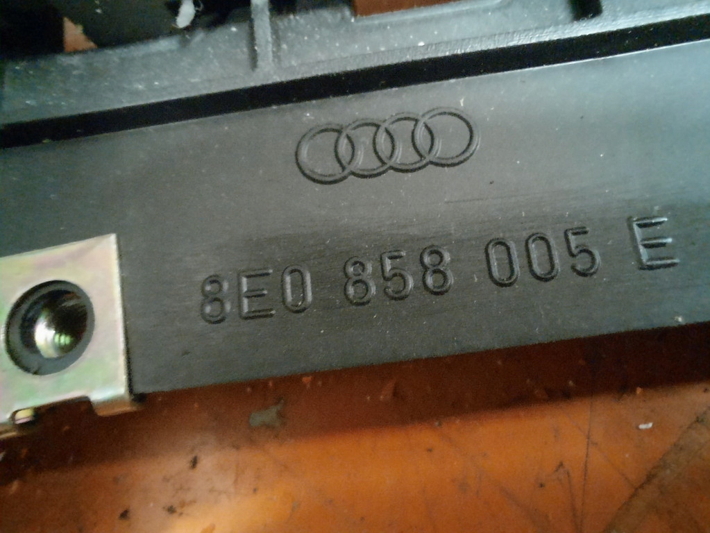 фото №8, Audi a4 b6 00-05 рамка радио навигации 8e0858005e