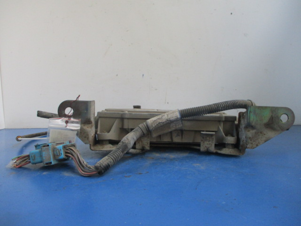 фото №6, Renault espace iv тормоз ручной электрический 8200316575