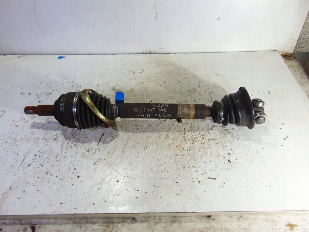 фото №1, Привідний вал ліва volvo s40 1.9 d 8200470129