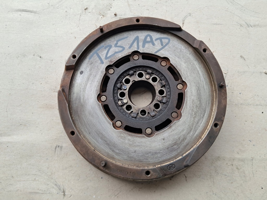 фото №1, Toyota avensis auris verso rav4 corolla колесо двухмассовый d4d