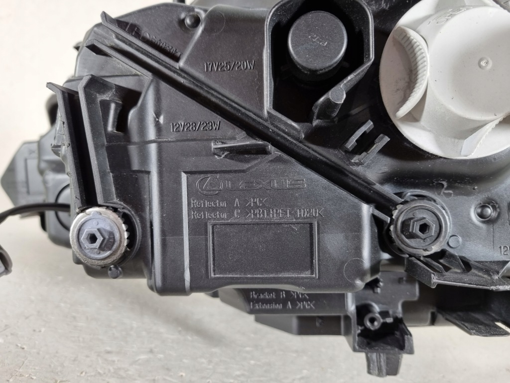 Lexus ux рестайлинг  full led фара правый  перед передняя Недорого