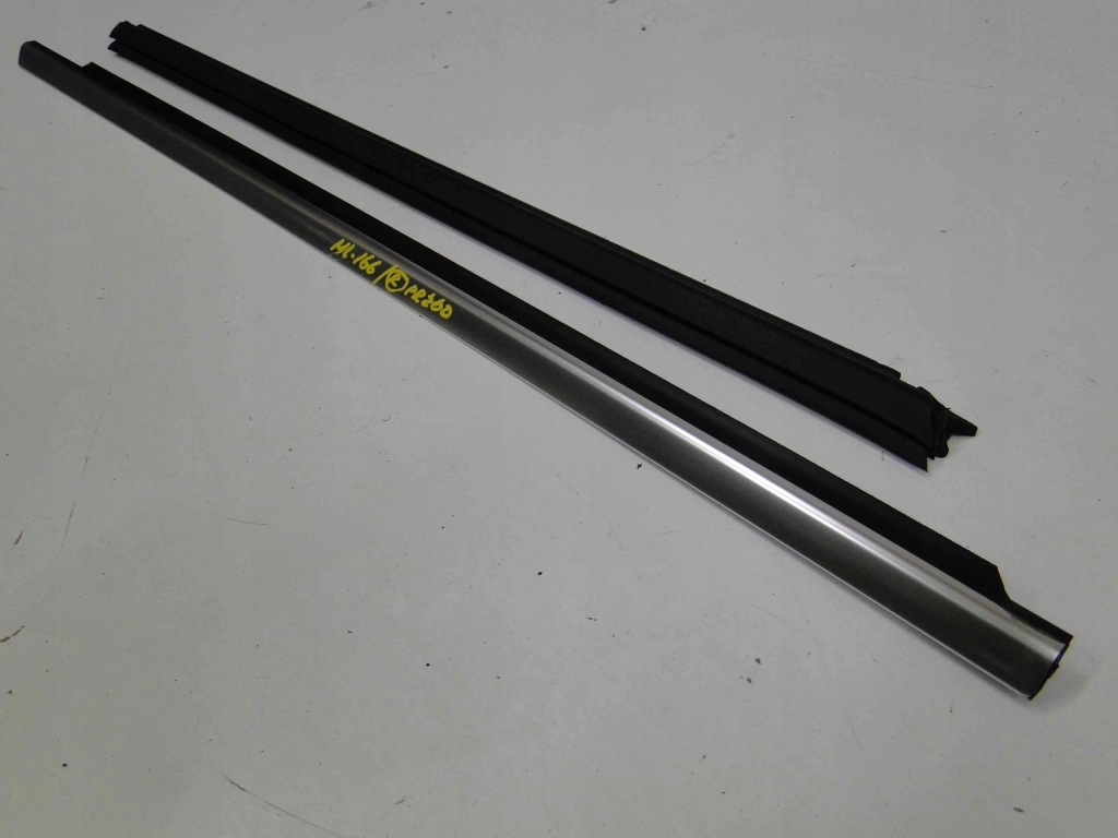 фото №4, Mercedes w166 молдинг прокладка двері prrawe перед