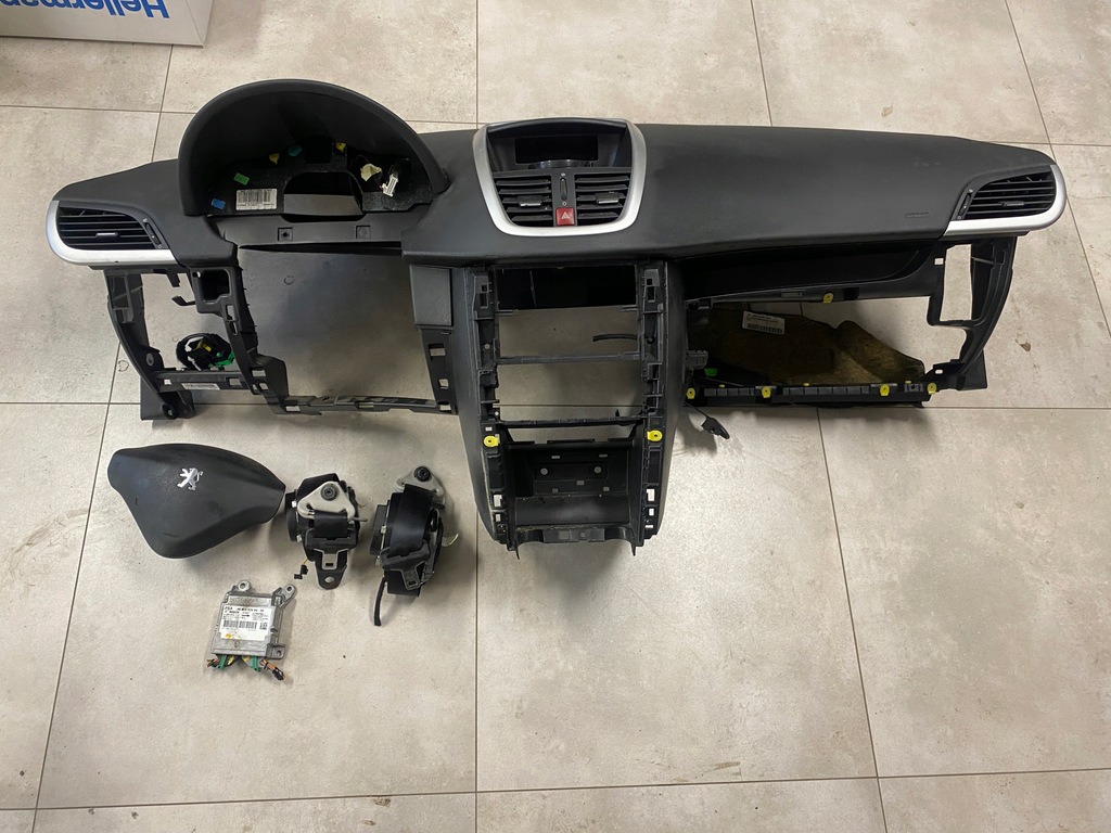 фото №1, Peugeot 207 консоль подушка ремни датчик