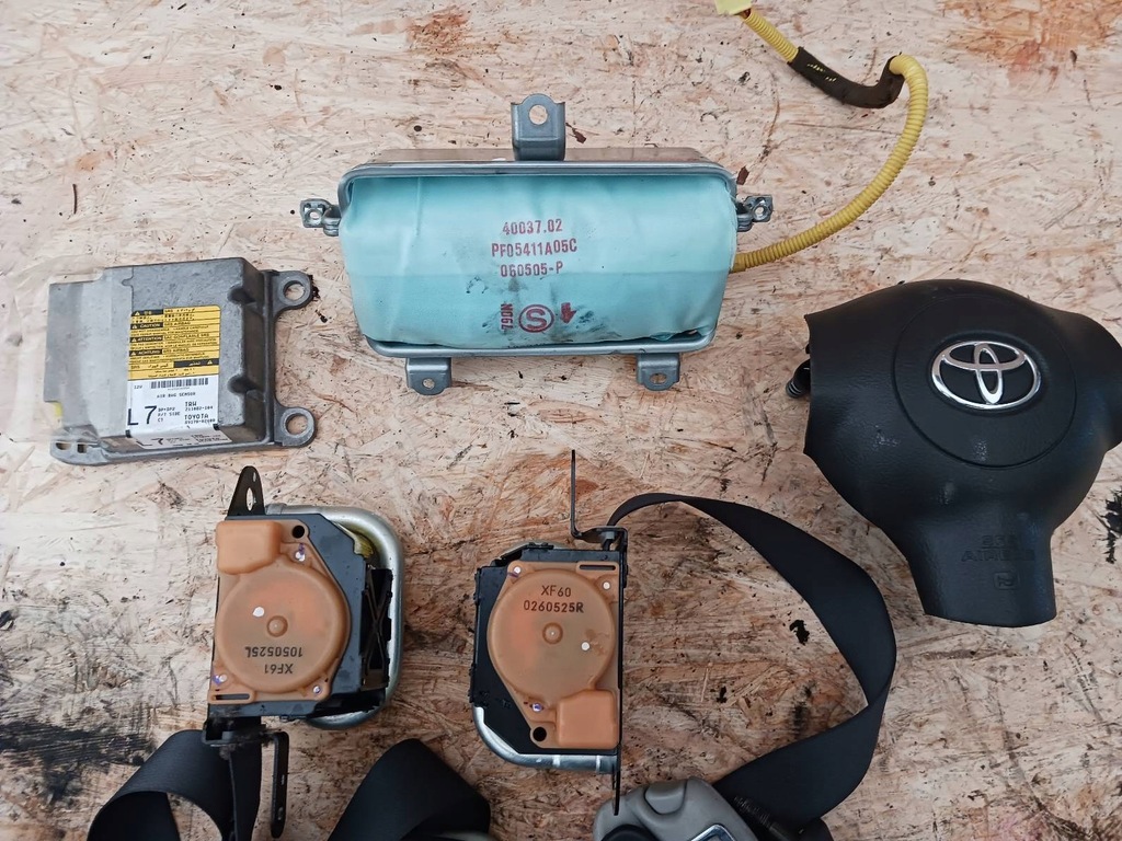 фото №1, Подушки безопасности ремни датчик toyota corolla e12