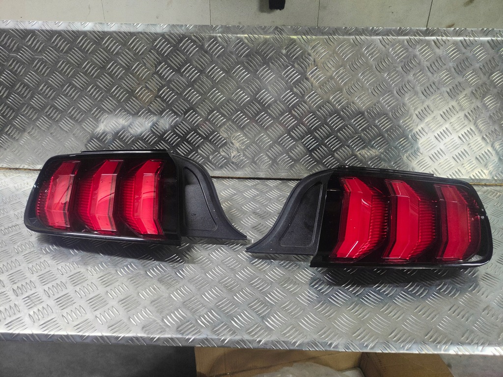 фото №1, Ford mustang 2018 lift vi лампа задняя левая правая