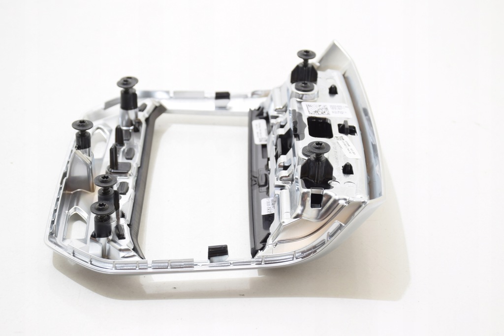 фото №8, Bmw 7 g70 молдинг декоративная декоративная dekor задняя туннель средний piano black