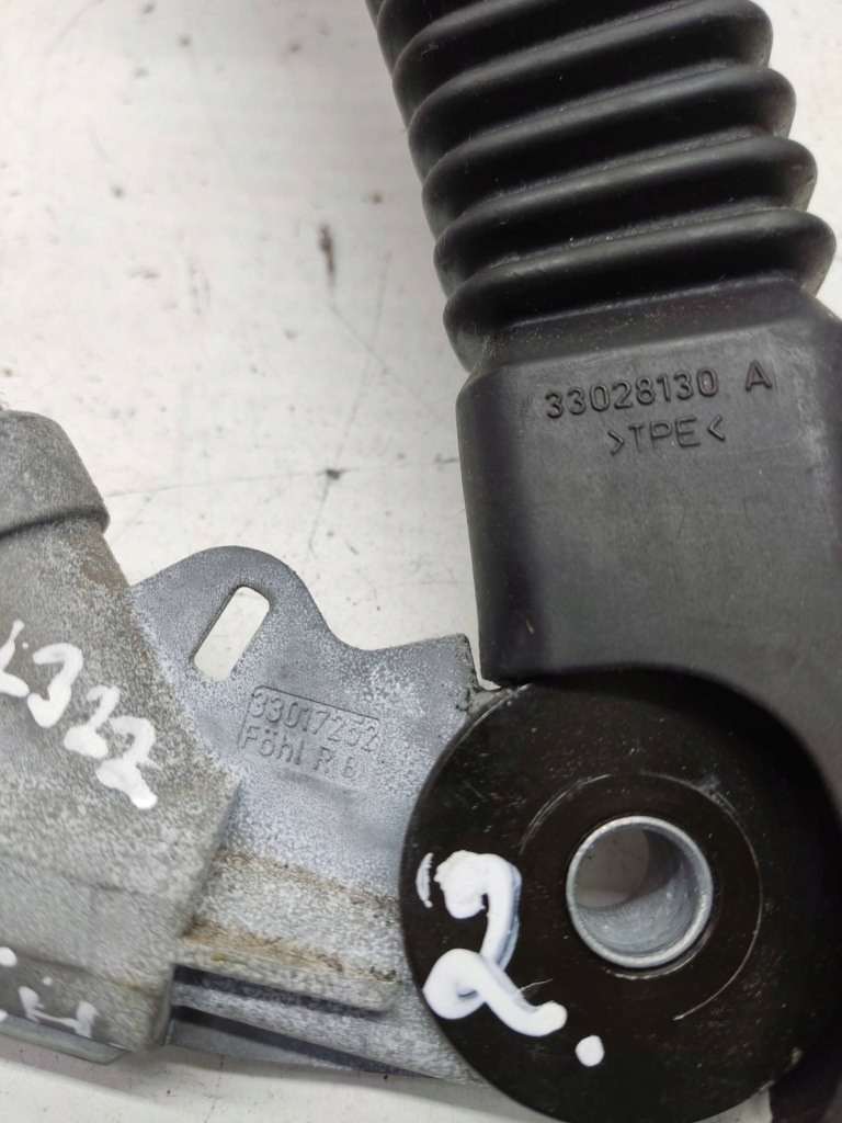 Land rover range rover l322 2004 пряжка поперечина передний 33028130a Цена