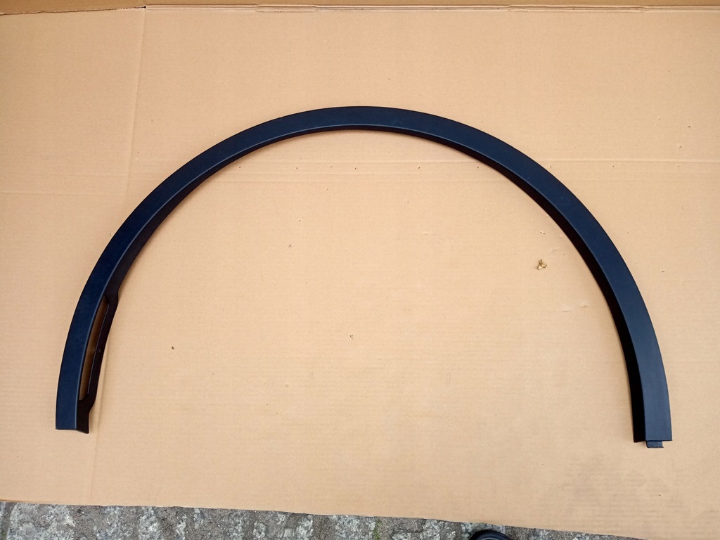 фото №1, Tesla y ліва молдинг крила перед