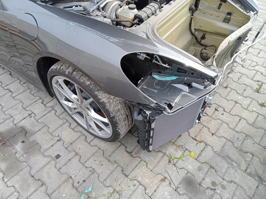 фото №1, Porsche 718 cayman 982 піддон pas чверть перед