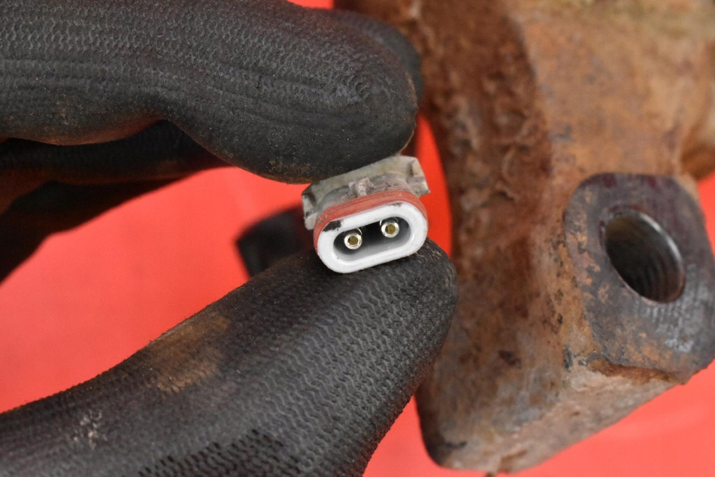 фото №8, Поворотный кулак ступица левая перед 13156047 opel astra 3 iii h 1.7 cdti 110 km