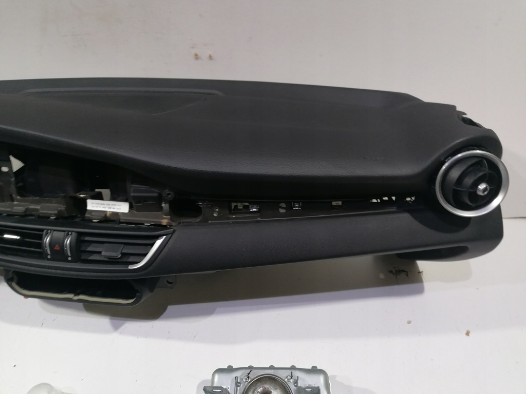 фото №3, Alfa romeo giulia панель приладів консоль подушка безпеки ремені