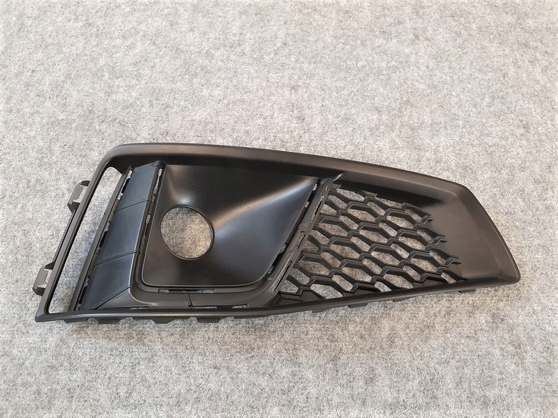 фото №1, Audi a4 s4 b9 8w 8w0 competition решітка права оригінальний номер