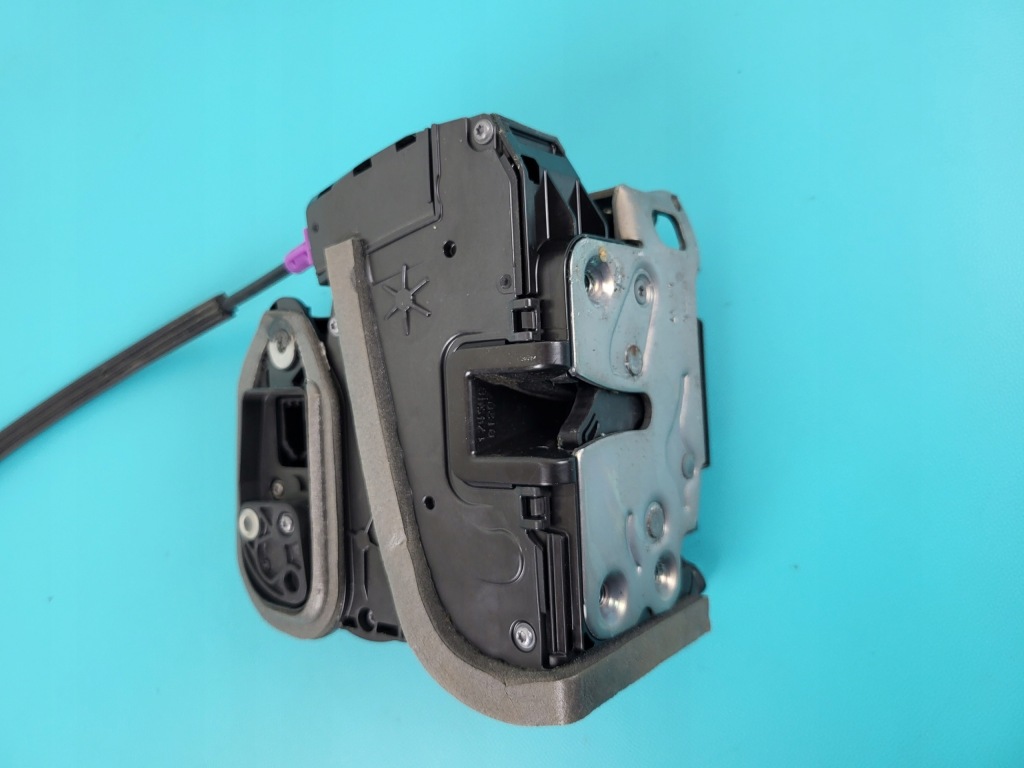 Opel insignia b 17r замок двері лівий перед європа 13597528 7 pin Недорого