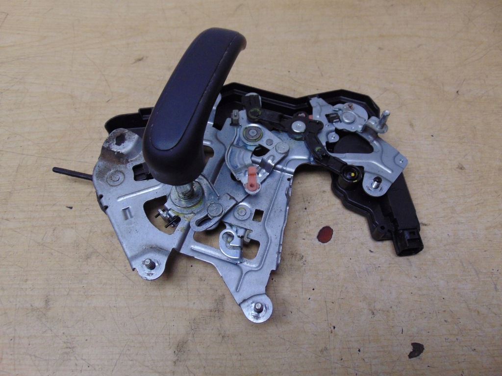 фото №12, Замок дверь раздвижных боковых правый hyundai h1 2007