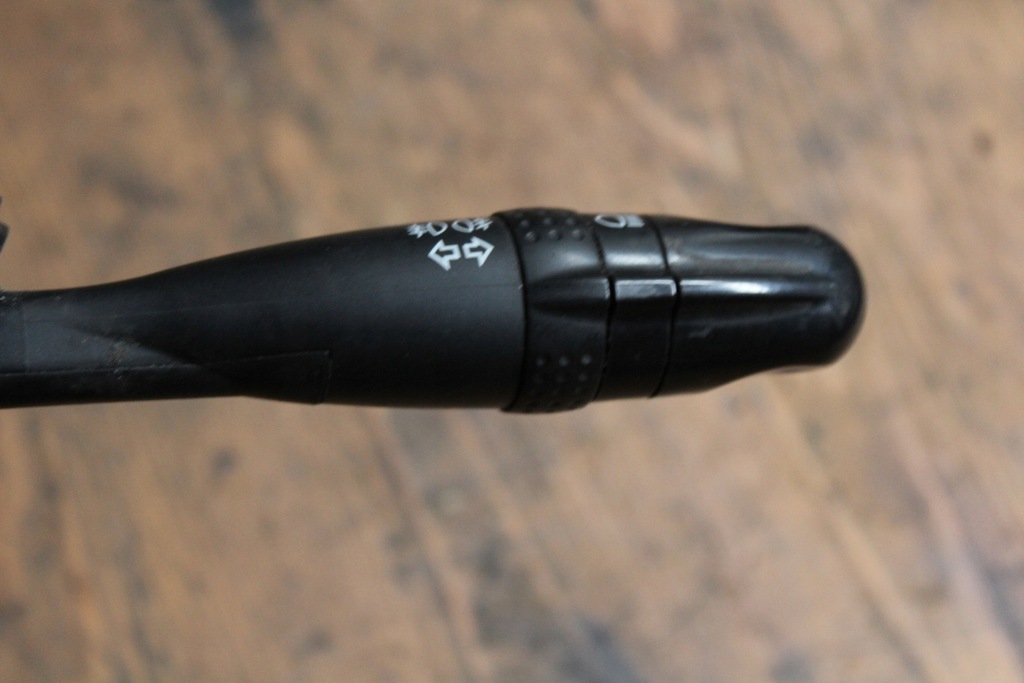 фото №9, Corolla verso i рычаг переключатель света nr l37