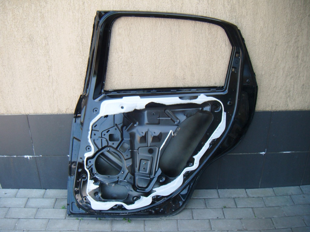 Fiat 500l 2012-2017 дверь правый  задняя в Украине