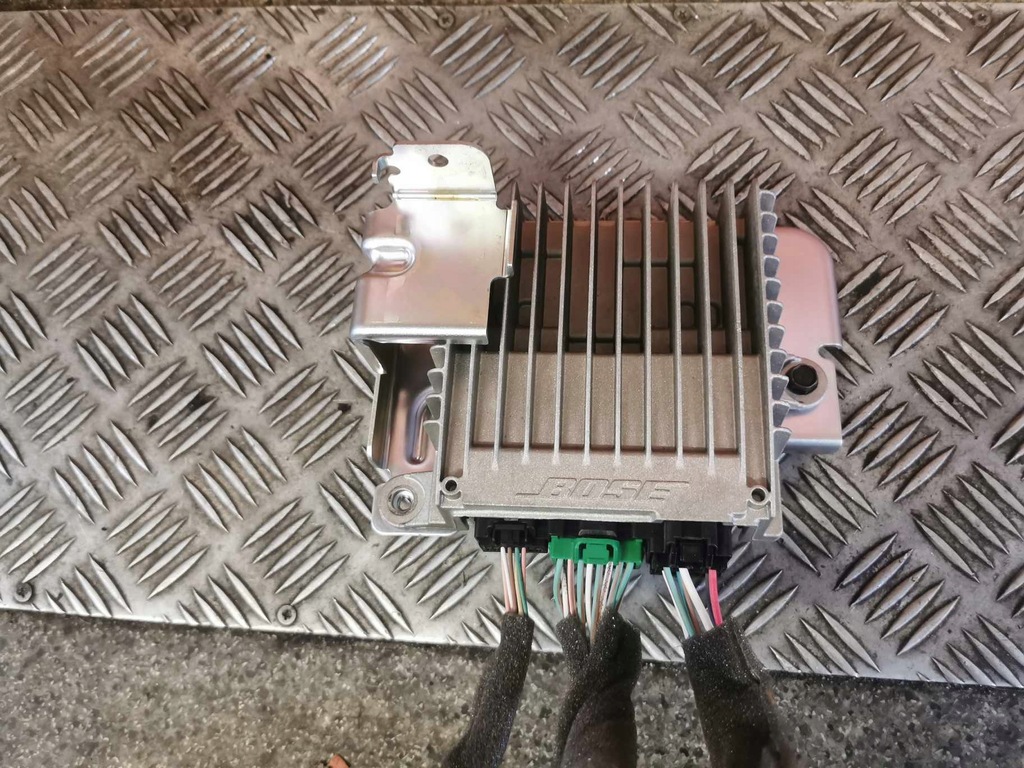 фото №1, Усилитель bose renault scenic iii оригинальный номер 280632729r