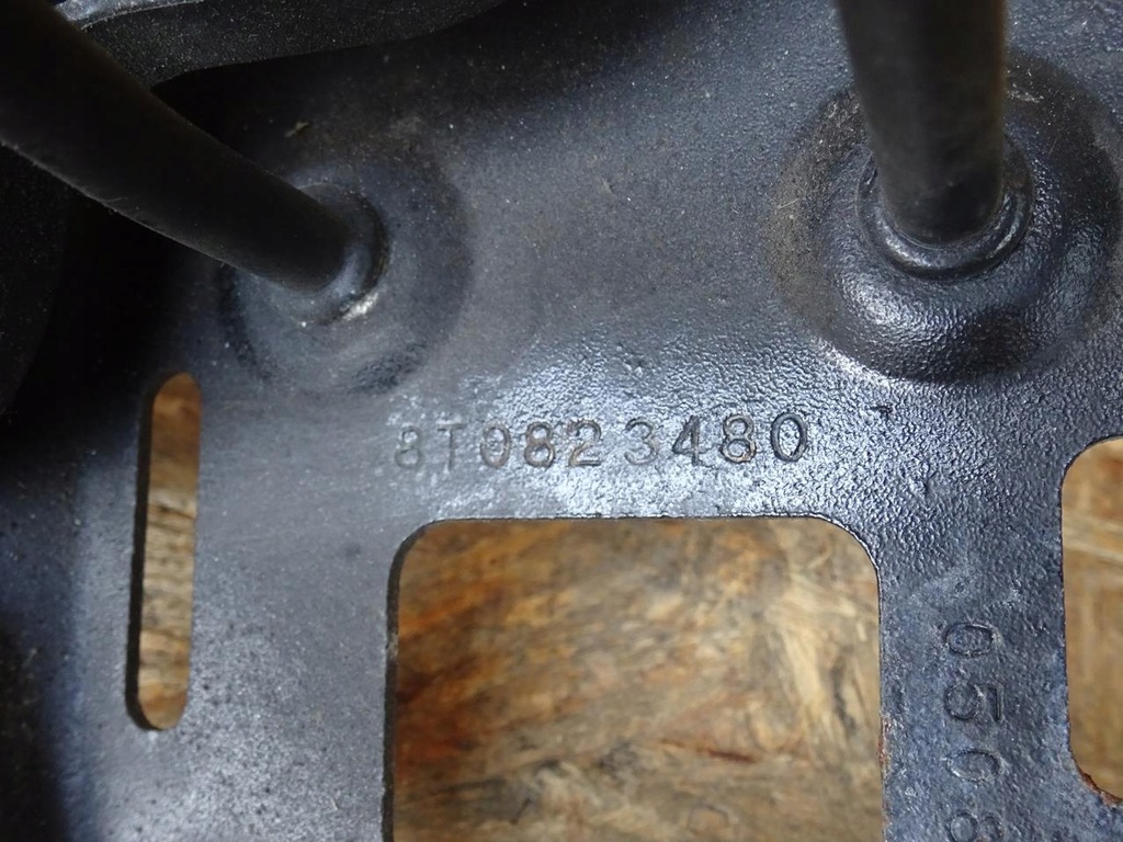 фото №10, Audi s5 a5 8t a4 b8 замок засов капот 8t0823480