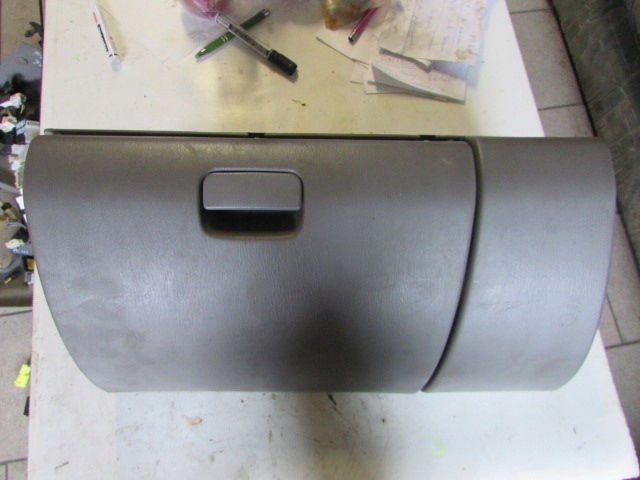 фото №1, Бардачок пассажира subaru forester 97-02r.