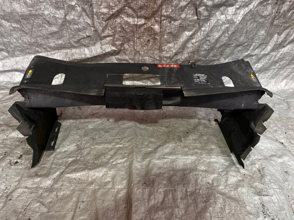 фото №1, Mercedes b-klasa w245 корпус защита радиатор впуск