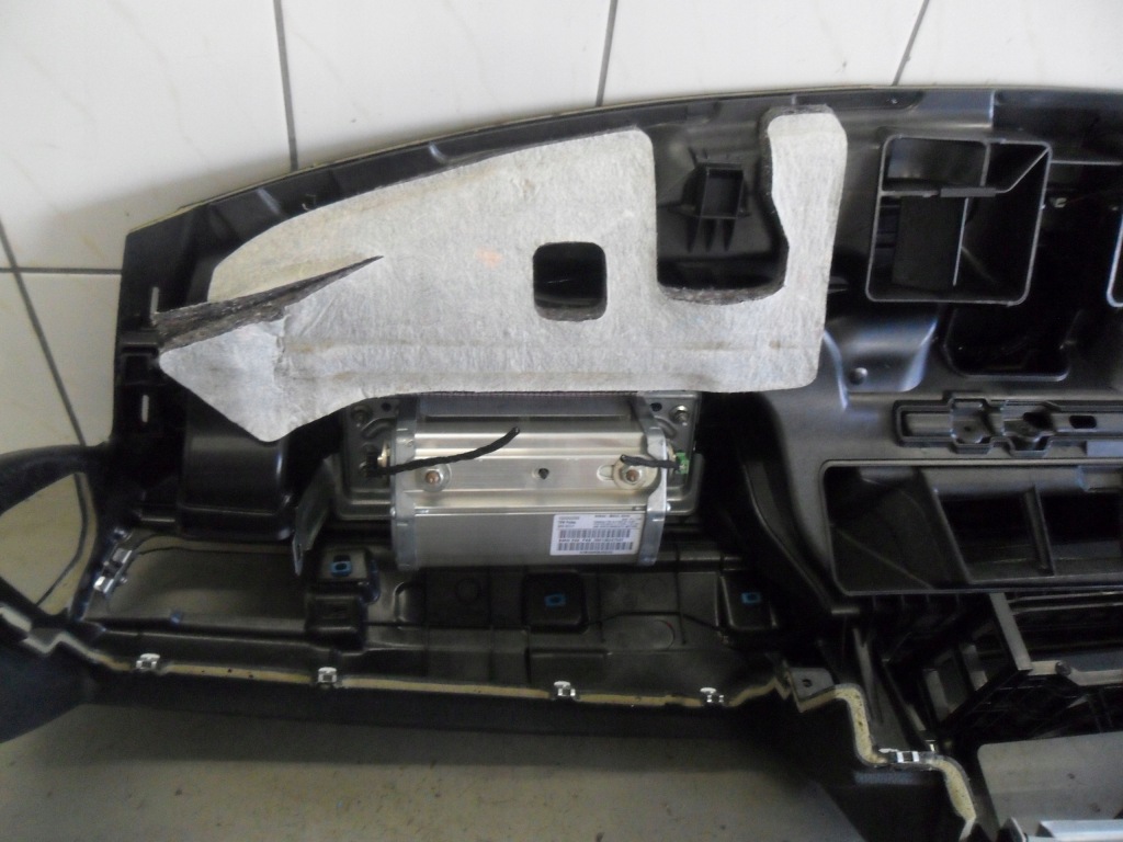 фото №14, Bmw 3 e90 08 консоль приборная панель приборная ремни натяжители перед подушки безопасности europa