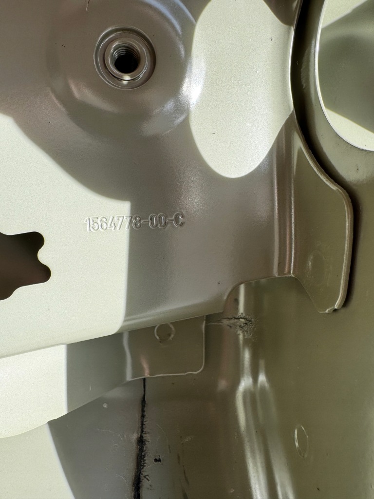 Купить Задний левое  крыло  обшивка левое tesla model y