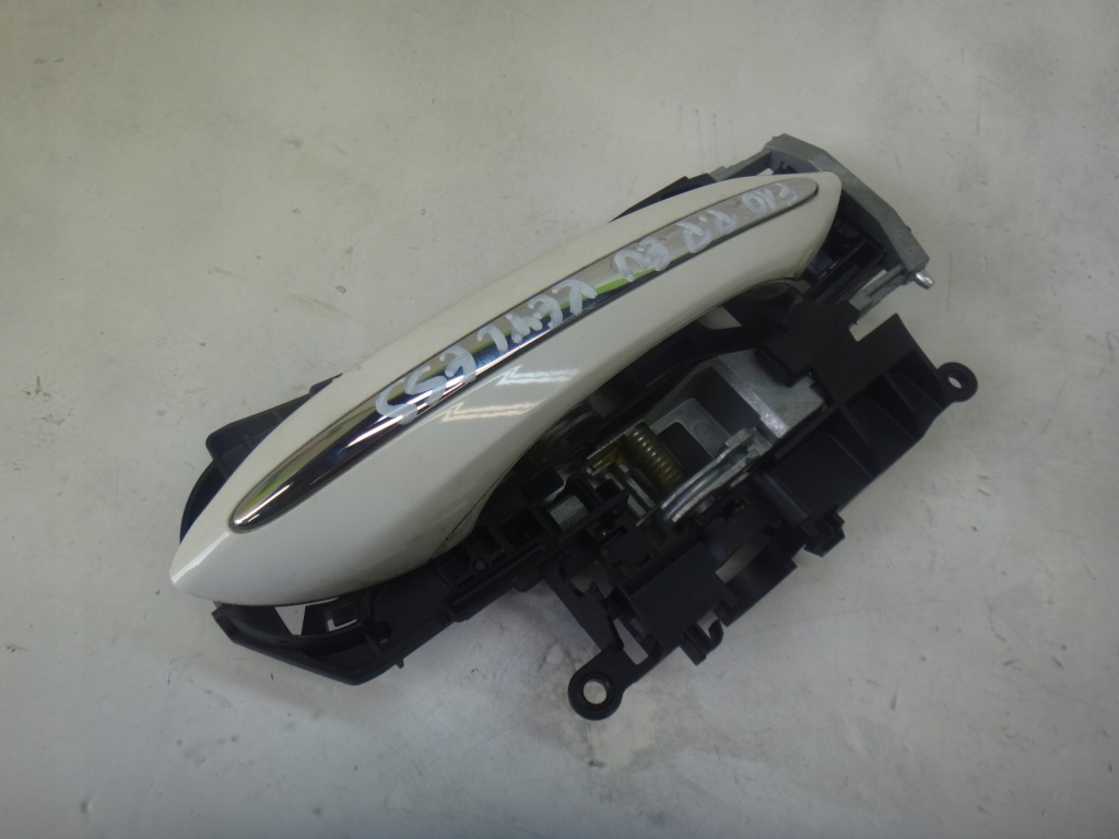 Ручка правый  перед передняя bmw f10 f11 f13 f18 keyless a300 alpinweiss с Разборки