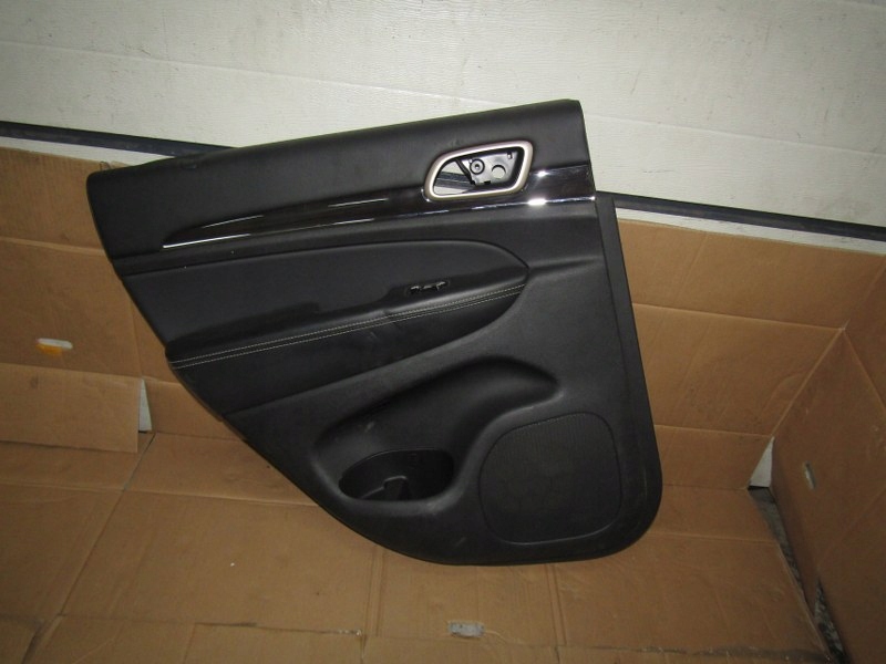 фото №1, Jeep grand cherokee wk2 обшивка дверь задняя левый