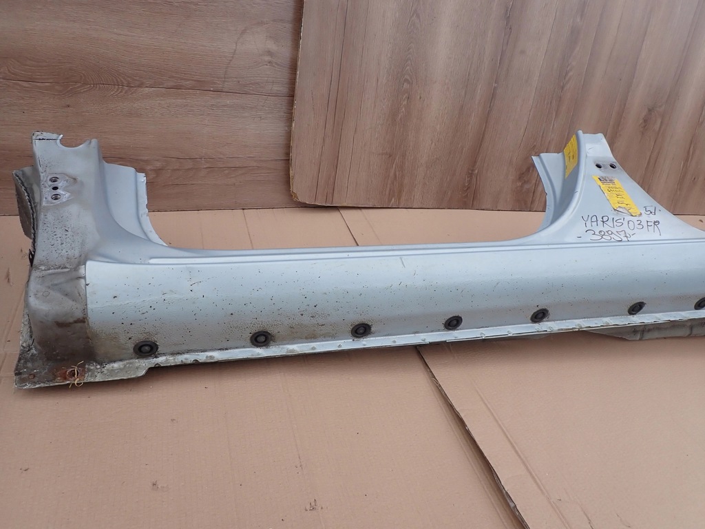 фото №7, Toyota yaris i 99-05 порог левый