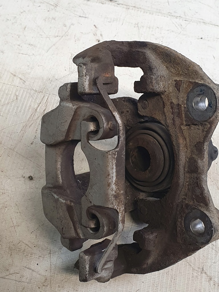 фото №5, Mercedes w211 суппорт тормозной правый задняя 2.7 cdi