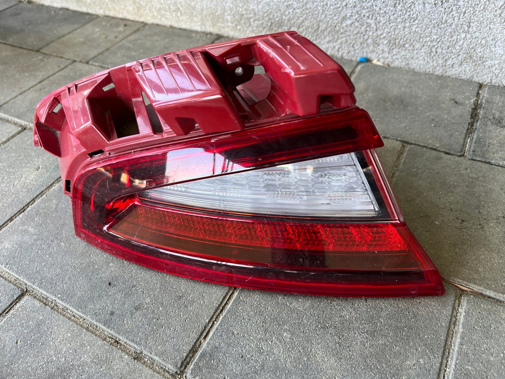 фото №1, Kia stinger лампа задняя левая led