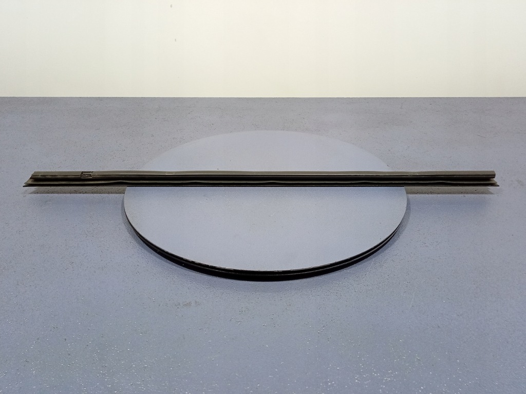 фото №5, Pacifica ii 16- молдинг уплотнитель стекло дверь задняя правый 68188740