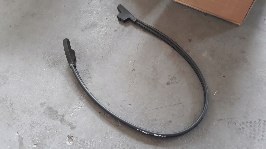 фото №1, Kia x-ceed xceed 2019- прокладка гумовий елемент жабо