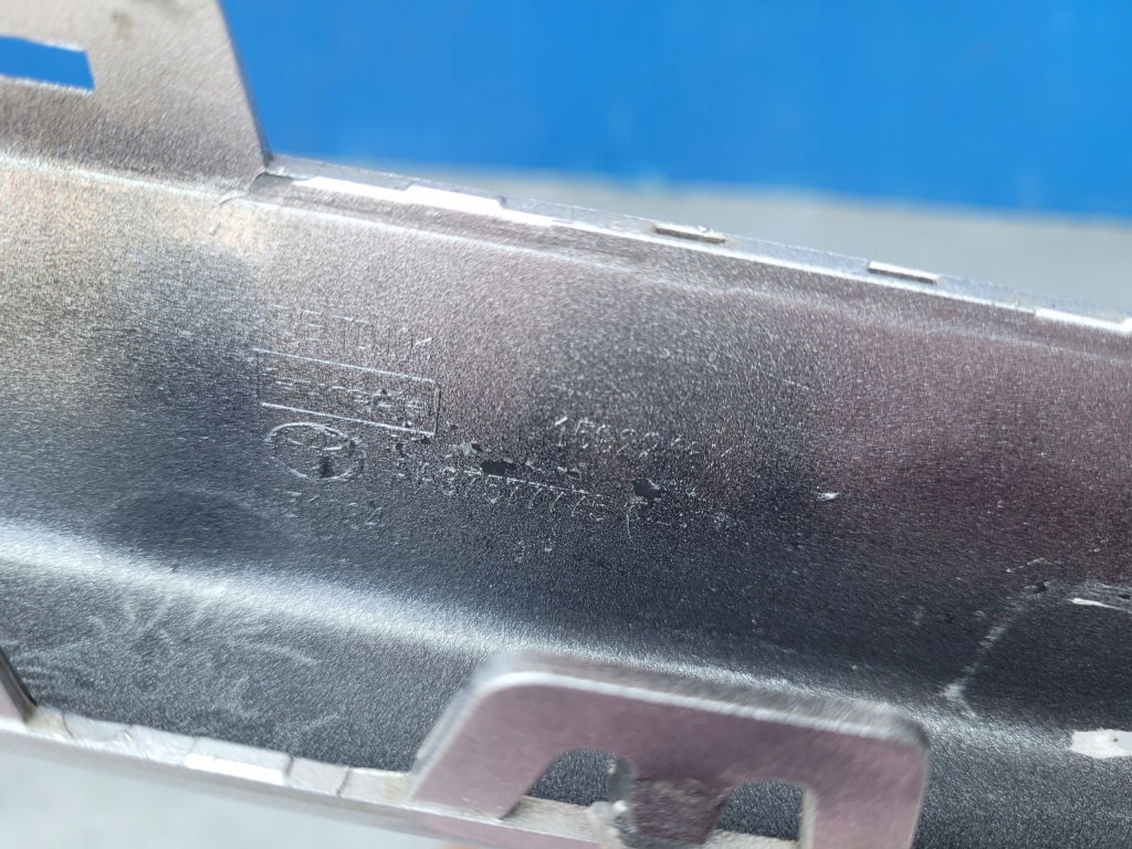 Toyota proace 2016-2023 16-23 молдинг нижня бампера передній срібляста Доставка