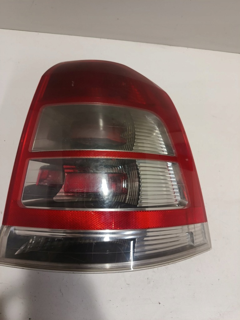 Купить Лампа правый задний  opel zafira b 13349826