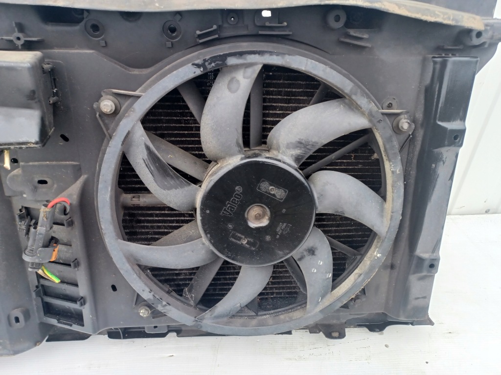 Peugeot 308 1.6d t7 рестайлинг  2012 ремень передний комплект радиатор 8747167 Недорого