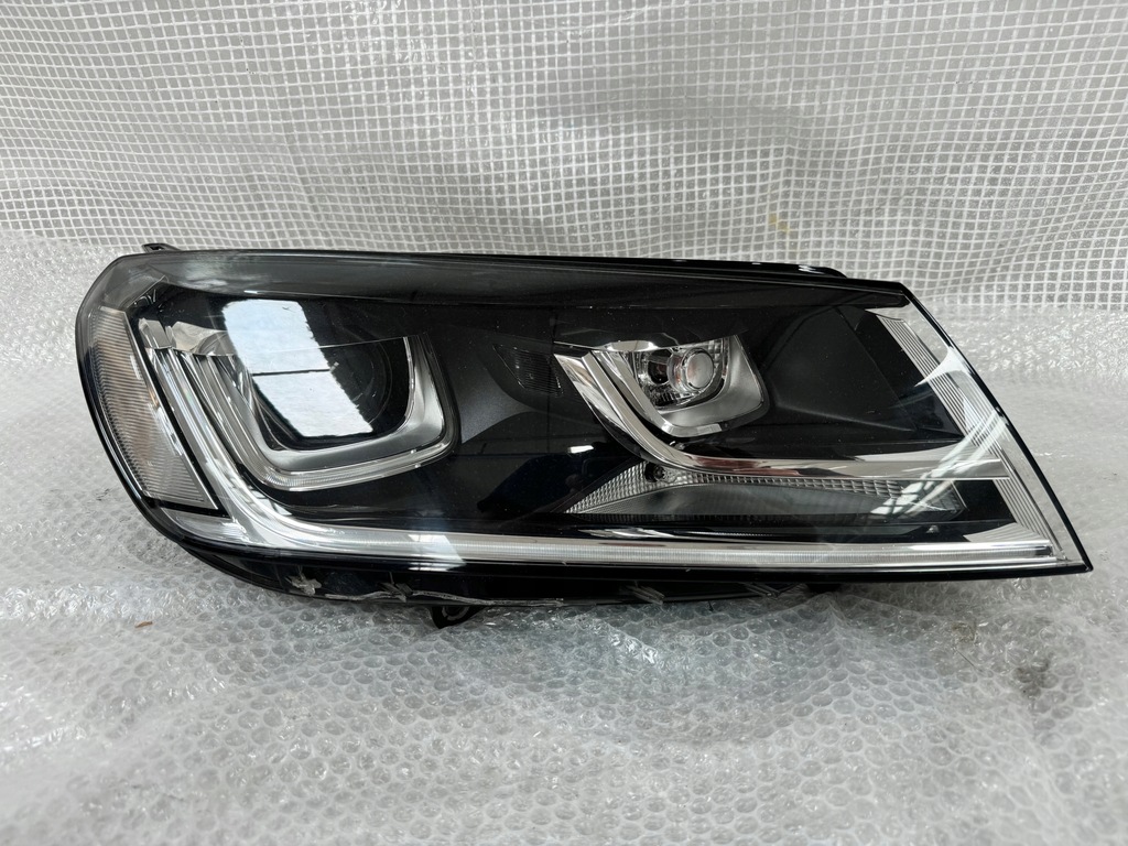 фото №1, Vw touareg lift правая лампа ксенон