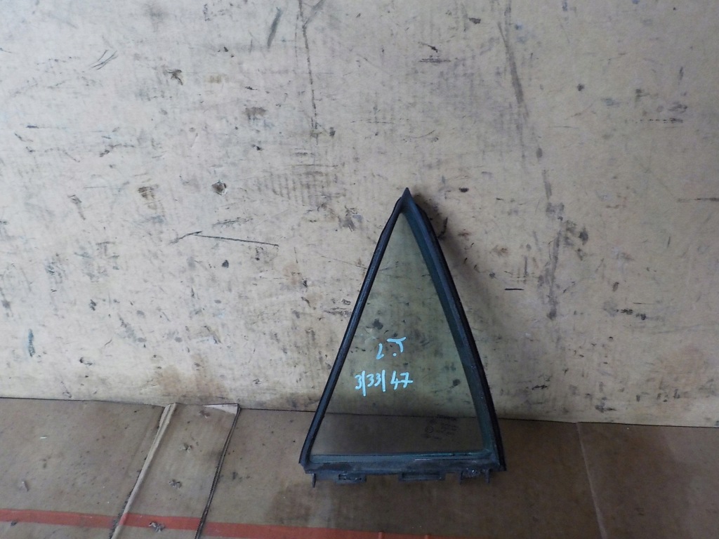 фото №1, Toyota auris 1.3b стекло треугольник левый задняя