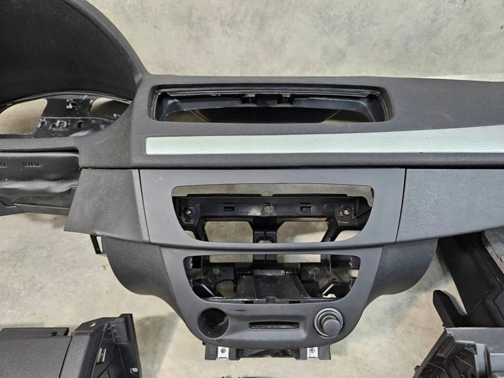 фото №9, Панель приладів приладова консоль подушка бардачок renault megane iii eu