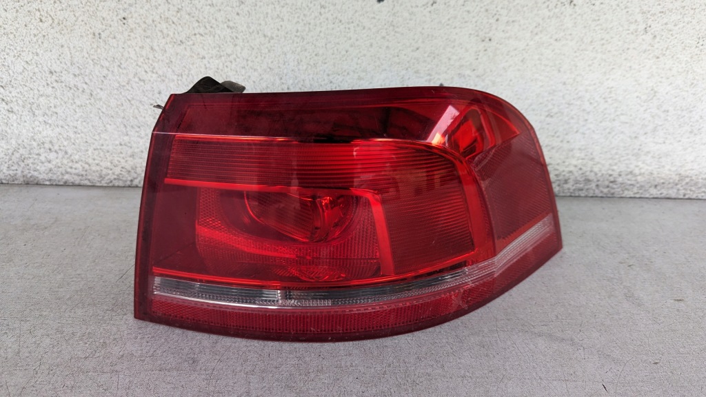 фото №1, Лампа задняя задняя правая vw passat b7 kombi