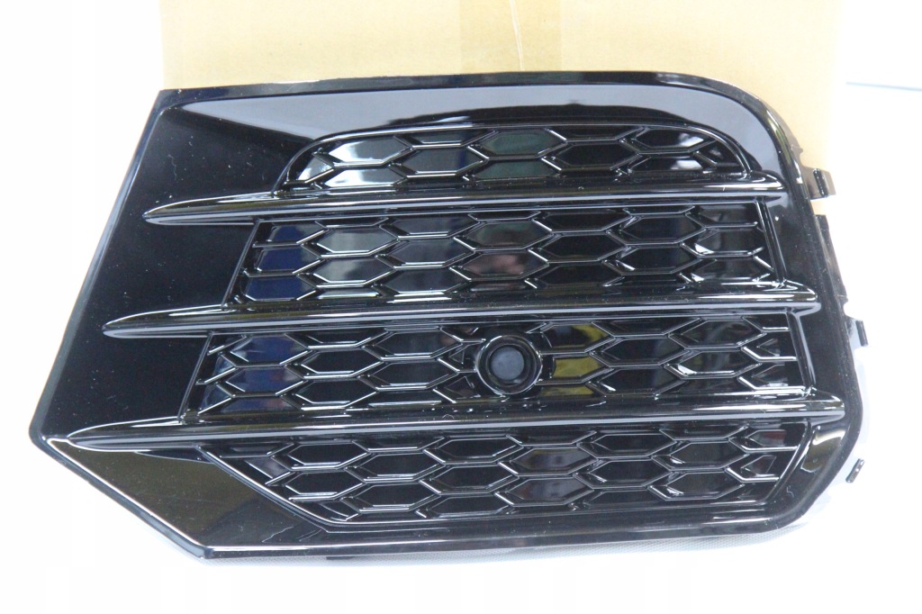 Premium решітка  решітка права+ ліва audi rsq3 q3 14-18r рестайлінг  + датчики в Україні